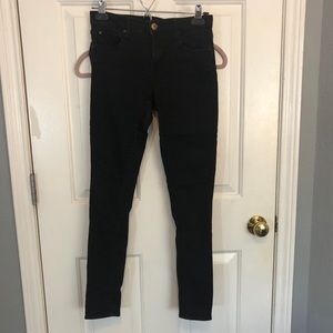 BLACK SKINNY JEANS
